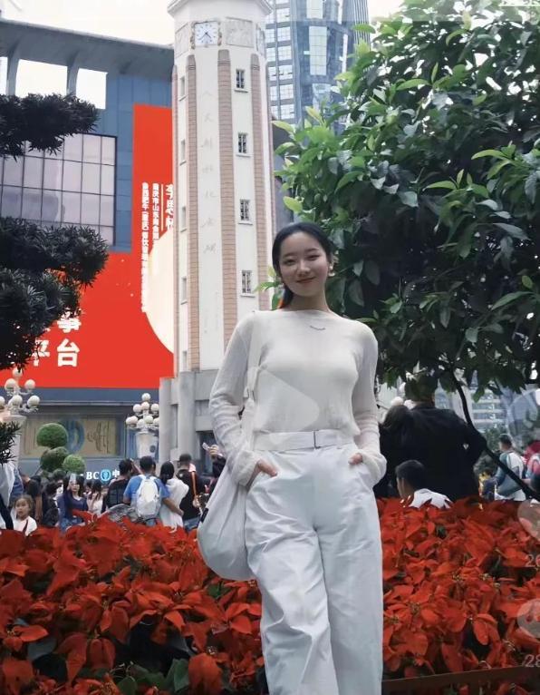 身亡！身材一绝是家中独生女肤白貌美太可惜pg电子模拟器免费版27岁女游客被蛇咬